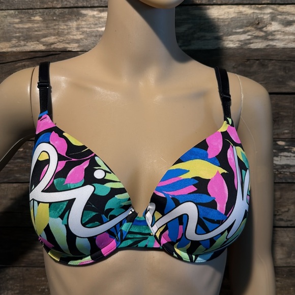 💰BOGO FREE VS Pink Wear Everywhere Lightly Lined T-Shirt Bra - Picture 2 of 6